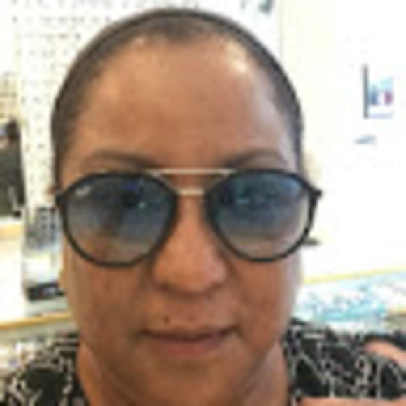 Meet your Posher, Sharon - Picture 1 of 1